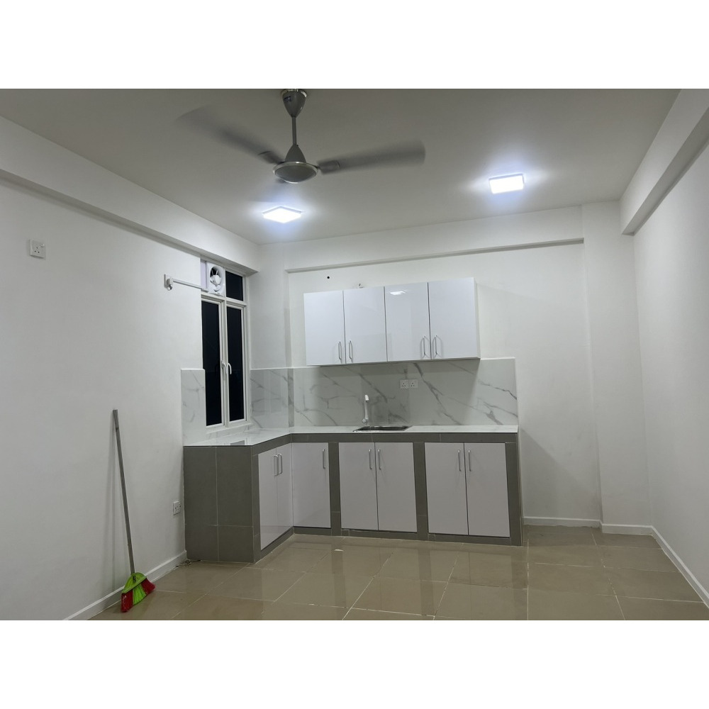 02 rooms apartment available