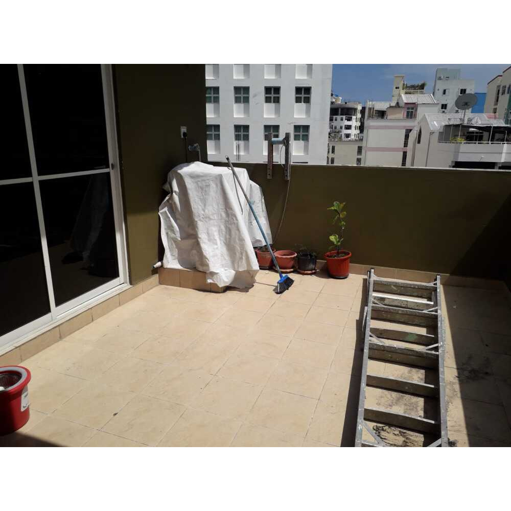 1 room apartment available with terrace