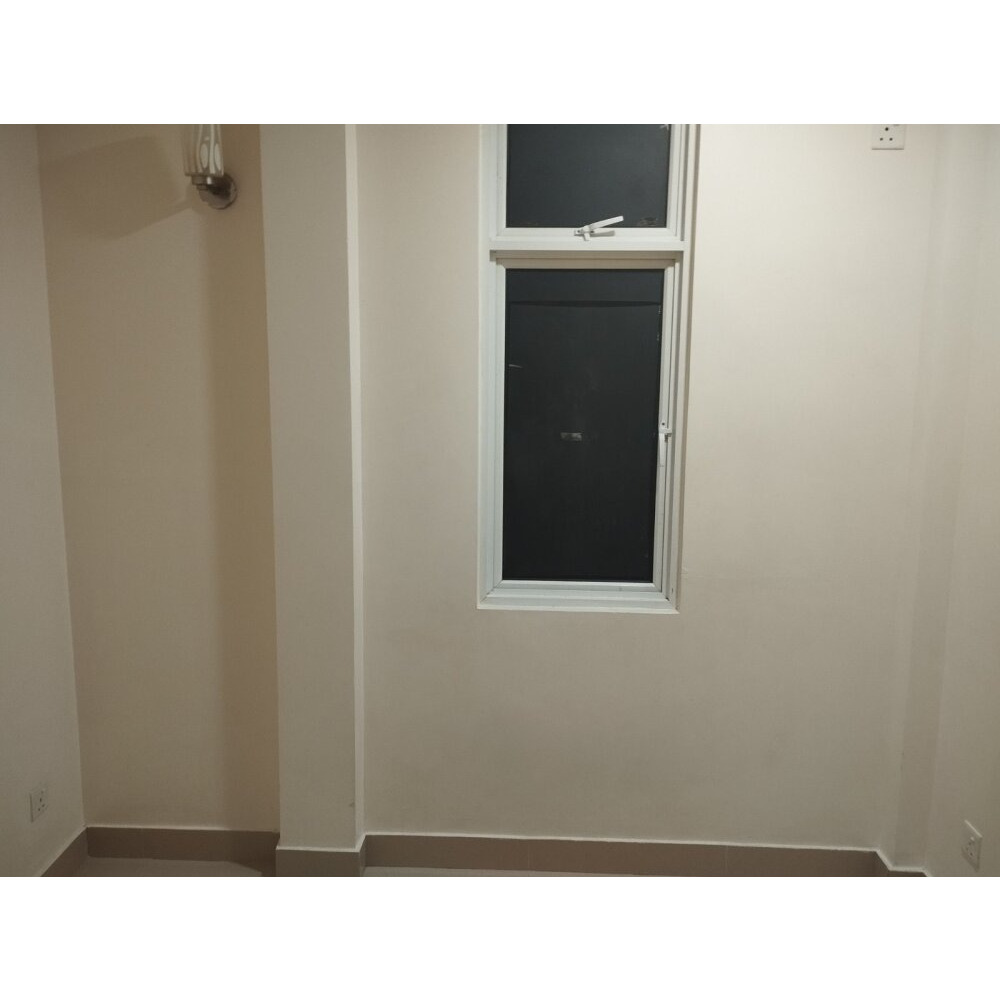 1 room apartment available with terrace