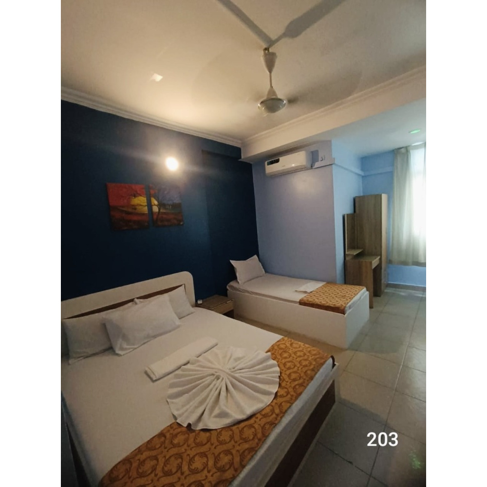 Clean Rooms for Daily Rent 9592211