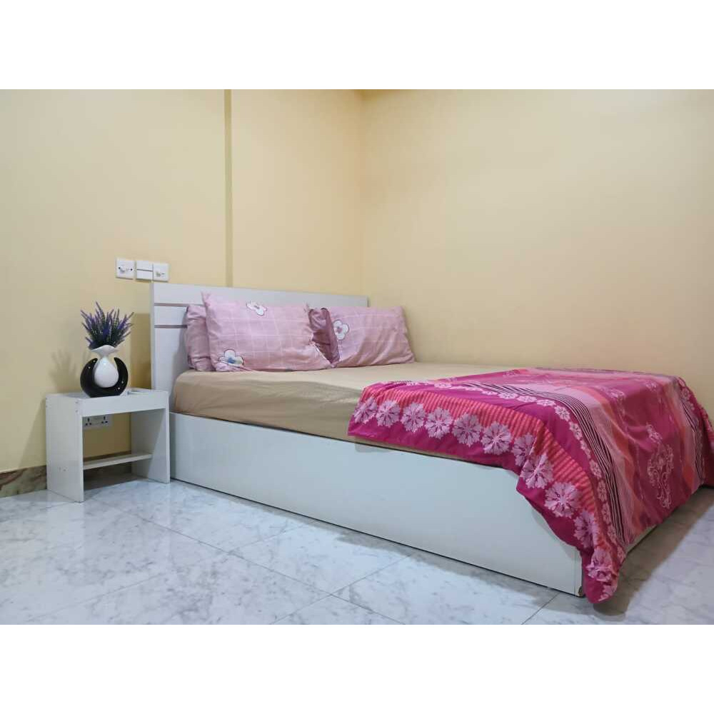 1 AC BEDROOM APARTMENT WITH KITCHEN & SEATING AREA FOR DAILY R. FULLY FURNISHED.