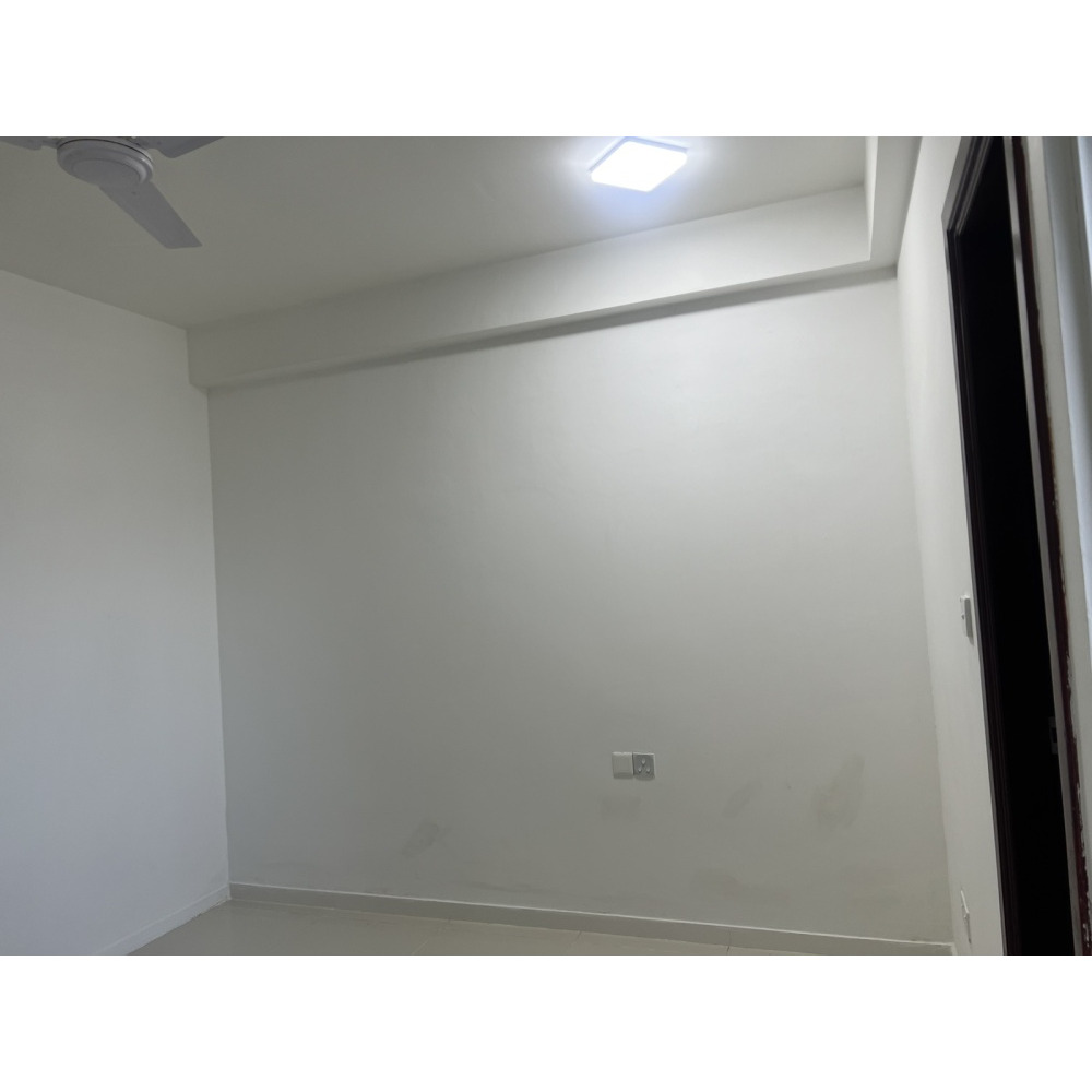 02 rooms apartment available